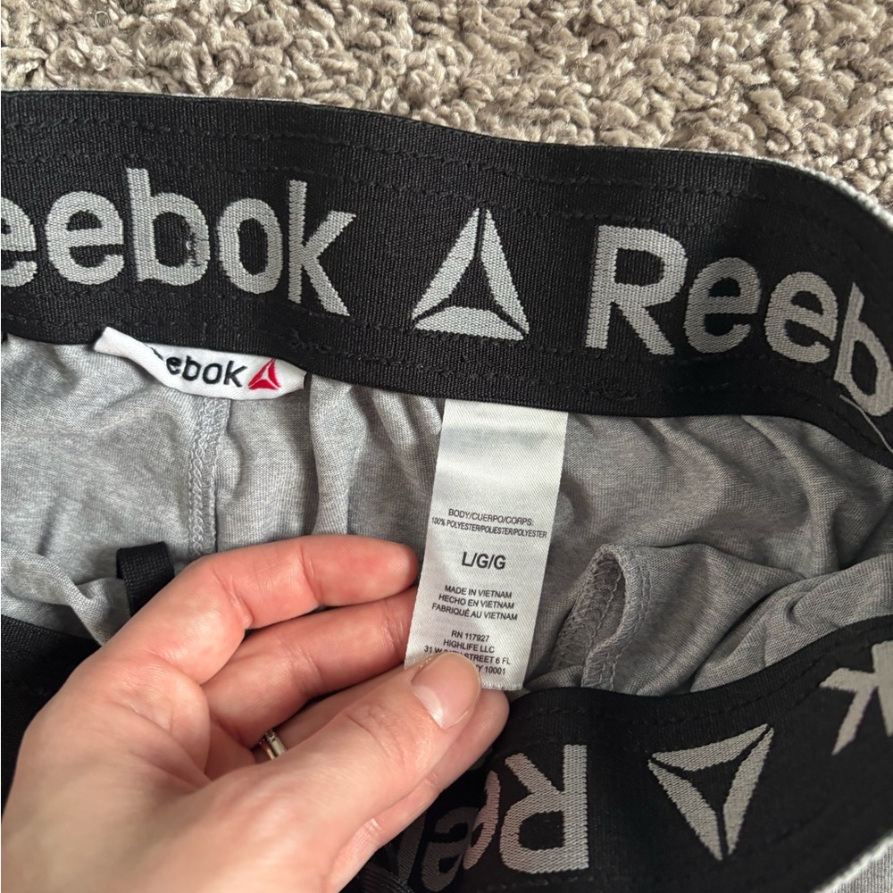 Men Rebook Shorts - Picture 3 of 3